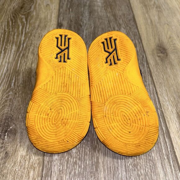 Nike Kyrie 2 Blue Yellow Toddler Youth US Size 5C Basketball Shoes 827281-447 - Picture 10 of 11